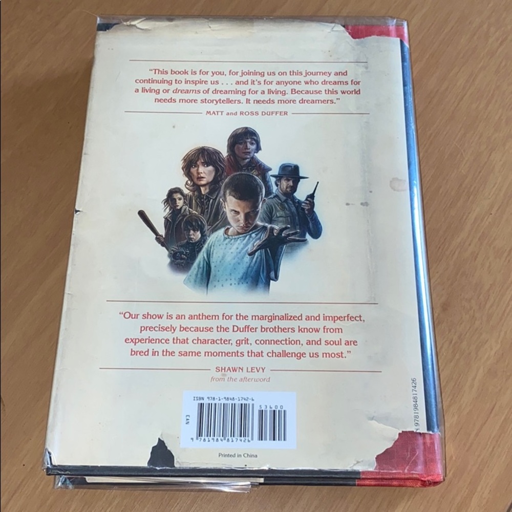Stranger Things book - Picture 3 of 5